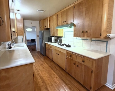 108 Barret - Photo Thumbnail 13