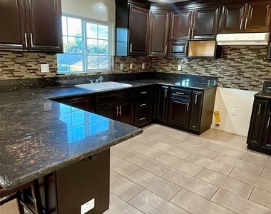10818 Yukon Avenue - Photo Thumbnail 6