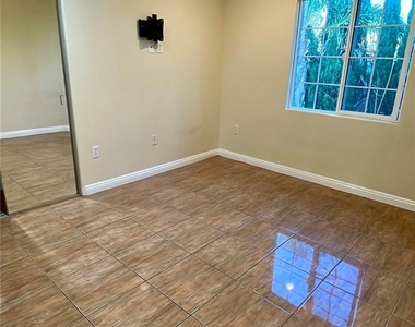 10818 Yukon Avenue - Photo Thumbnail 13