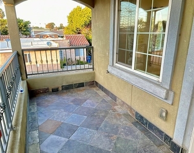 10818 Yukon Avenue - Photo Thumbnail 1