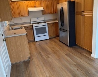 4372 Valley View - Photo Thumbnail 1