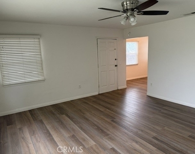 4372 Valley View - Photo Thumbnail 4