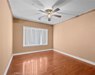1220 Western Avenue - Photo Thumbnail 11