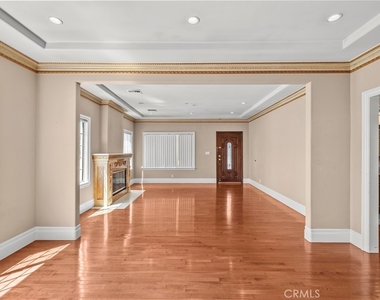 1220 Western Avenue - Photo Thumbnail 3