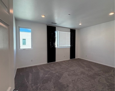 8013 Olive Lane - Photo Thumbnail 11
