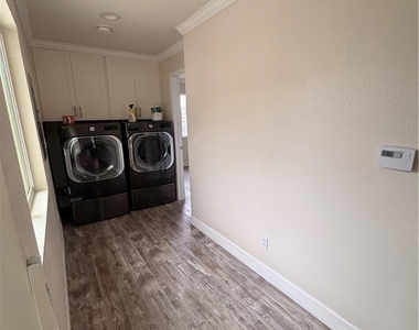1016 N Vernon Avenue - Photo Thumbnail 24