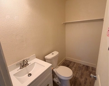 1016 N Vernon Avenue - Photo Thumbnail 8