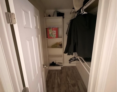 1016 N Vernon Avenue - Photo Thumbnail 17