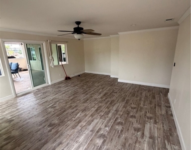 1016 N Vernon Avenue - Photo Thumbnail 5