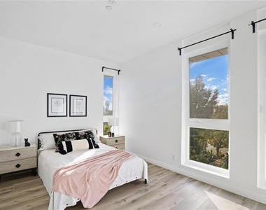 839 N Kingsley - Photo Thumbnail 25