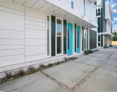 839 N Kingsley - Photo Thumbnail 30