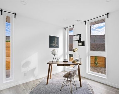 839 N Kingsley - Photo Thumbnail 2