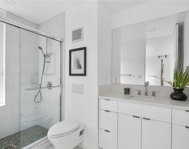 839 N Kingsley - Photo Thumbnail 10