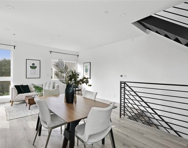 839 N Kingsley - Photo Thumbnail 8