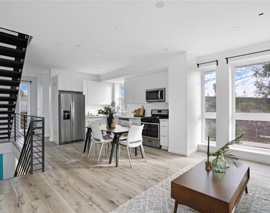 839 N Kingsley - Photo Thumbnail 1