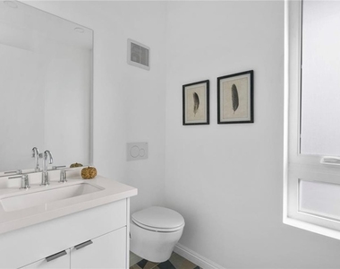 839 N Kingsley - Photo Thumbnail 18