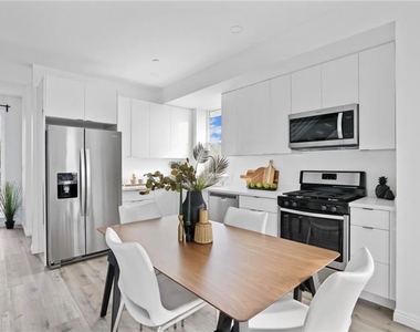 839 N Kingsley - Photo Thumbnail 5
