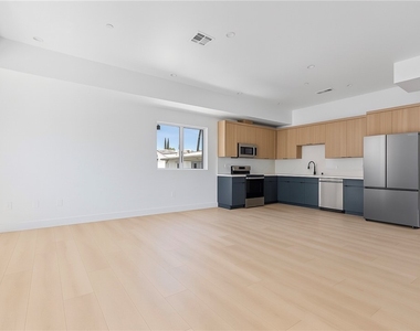 2637 S Garth - Photo Thumbnail 4