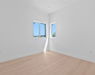 2637 S Garth - Photo Thumbnail 9