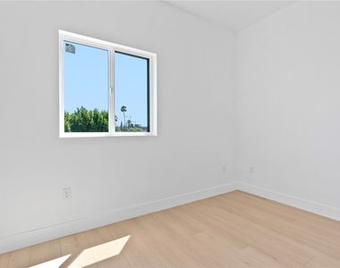 2637 S Garth - Photo Thumbnail 7