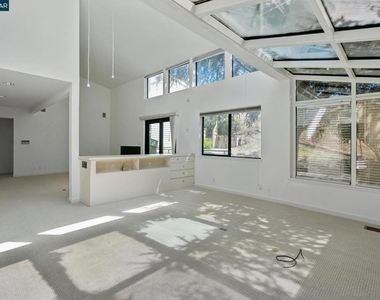 660 La Casa Via - Photo Thumbnail 54