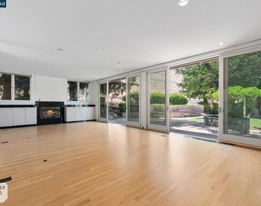 660 La Casa Via - Photo Thumbnail 10