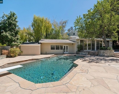 660 La Casa Via - Photo Thumbnail 80