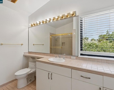 660 La Casa Via - Photo Thumbnail 66