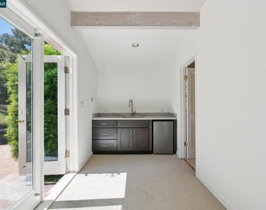 660 La Casa Via - Photo Thumbnail 91