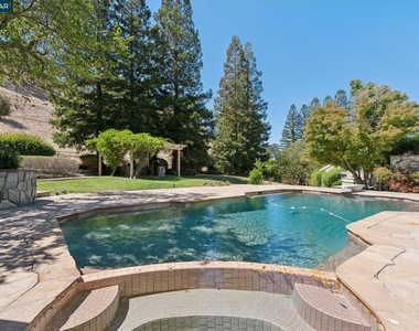 660 La Casa Via - Photo Thumbnail 82