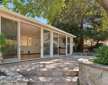 660 La Casa Via - Photo Thumbnail 77