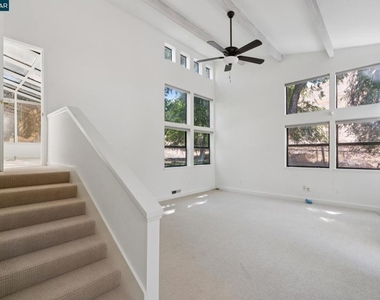 660 La Casa Via - Photo Thumbnail 37