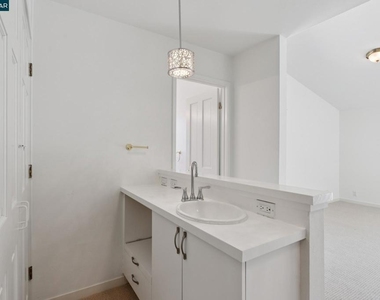 660 La Casa Via - Photo Thumbnail 63