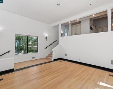 660 La Casa Via - Photo Thumbnail 28