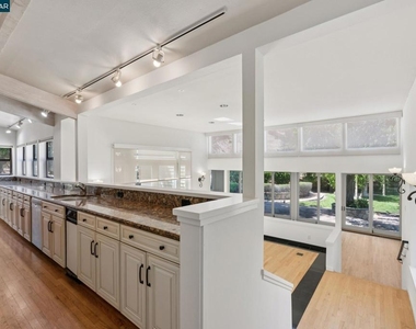 660 La Casa Via - Photo Thumbnail 29