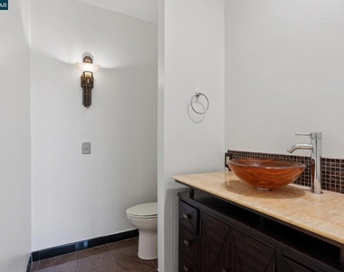 660 La Casa Via - Photo Thumbnail 75