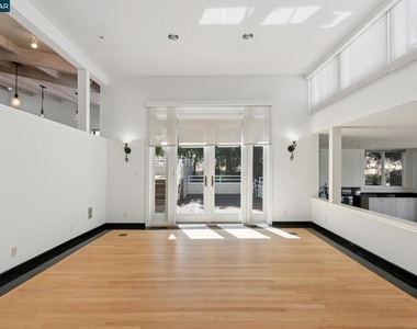 660 La Casa Via - Photo Thumbnail 24