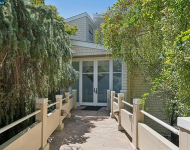 660 La Casa Via - Photo Thumbnail 4