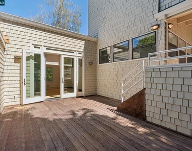 660 La Casa Via - Photo Thumbnail 26