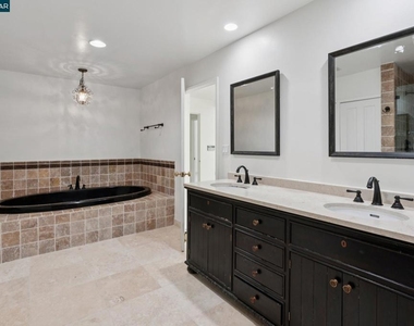 660 La Casa Via - Photo Thumbnail 49