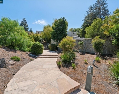 660 La Casa Via - Photo Thumbnail 1