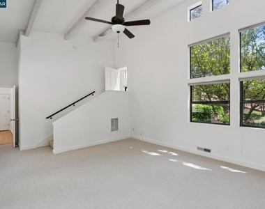 660 La Casa Via - Photo Thumbnail 38