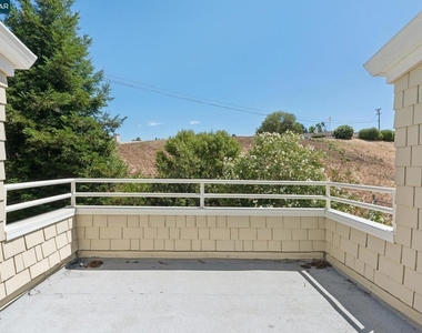 660 La Casa Via - Photo Thumbnail 59