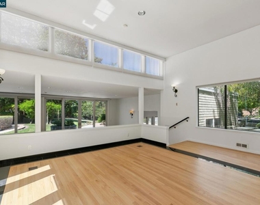 660 La Casa Via - Photo Thumbnail 27