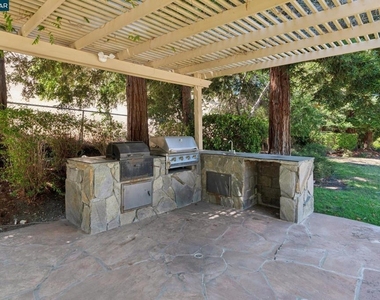 660 La Casa Via - Photo Thumbnail 84