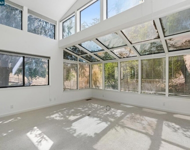 660 La Casa Via - Photo Thumbnail 53