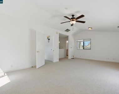 660 La Casa Via - Photo Thumbnail 61