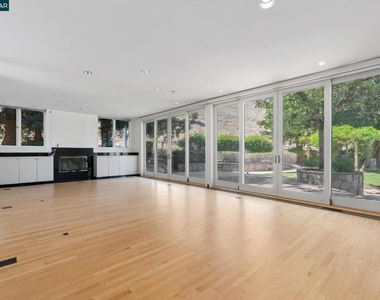 660 La Casa Via - Photo Thumbnail 7