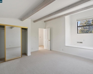 660 La Casa Via - Photo Thumbnail 95