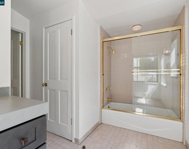 660 La Casa Via - Photo Thumbnail 73